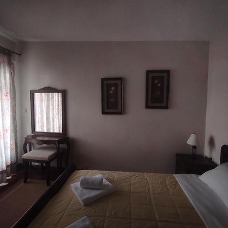 Varvítsa Meterizi Guesthouse מראה חיצוני תמונה